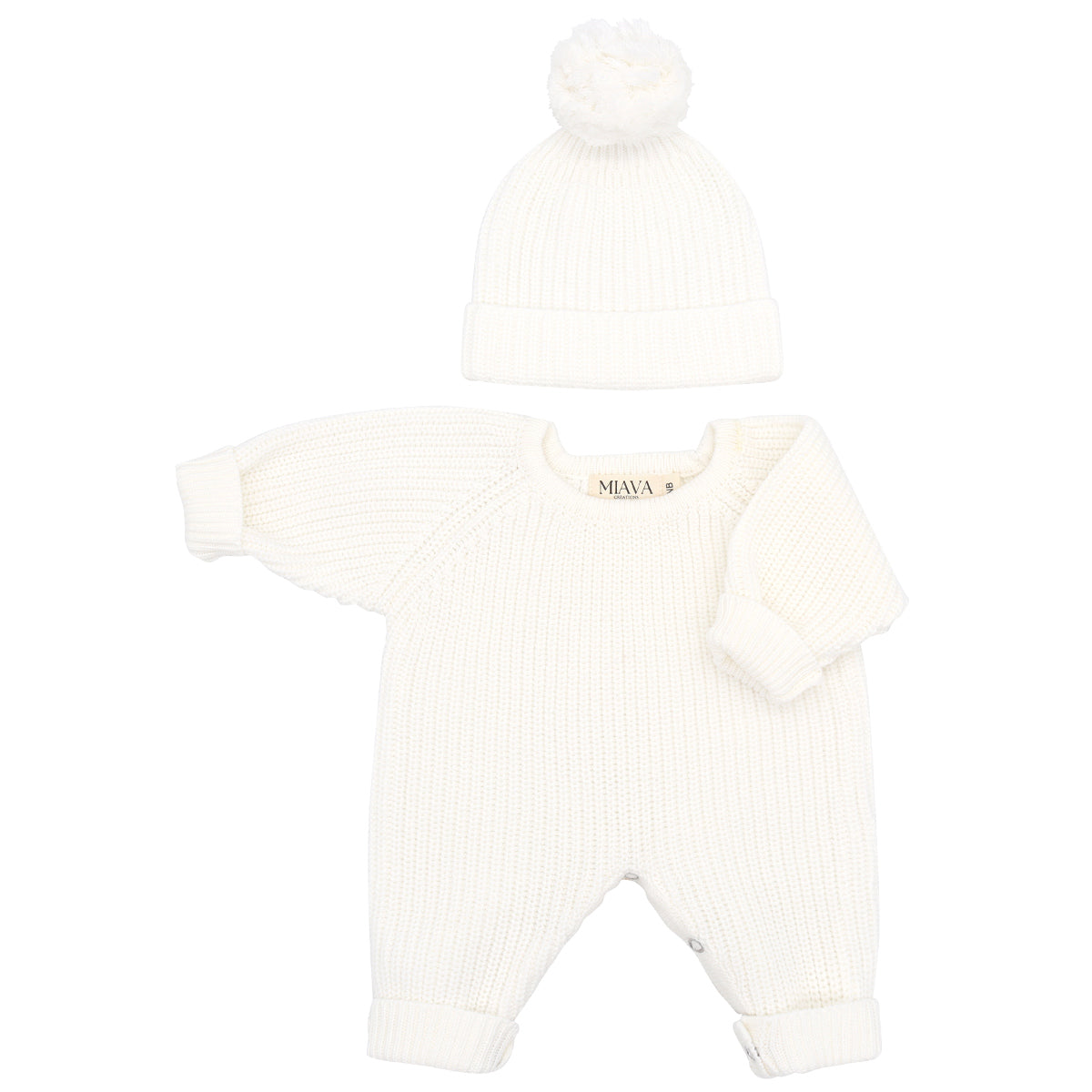 White knitted cotton set